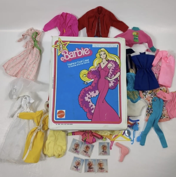 Barbie Toys Vintage Barbie Fashion Doll Case With Clothing And